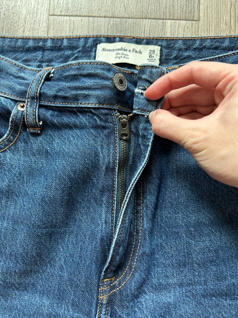 Abercrombie & Fitch The Loose High Rise Wide Leg Jean Curve Love Dark Wash Sz 6 - Picture 5 of 9
